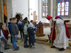Der Heilige Nikolaus besuchte St. Crescentius (© Karl-Franz Thiede)